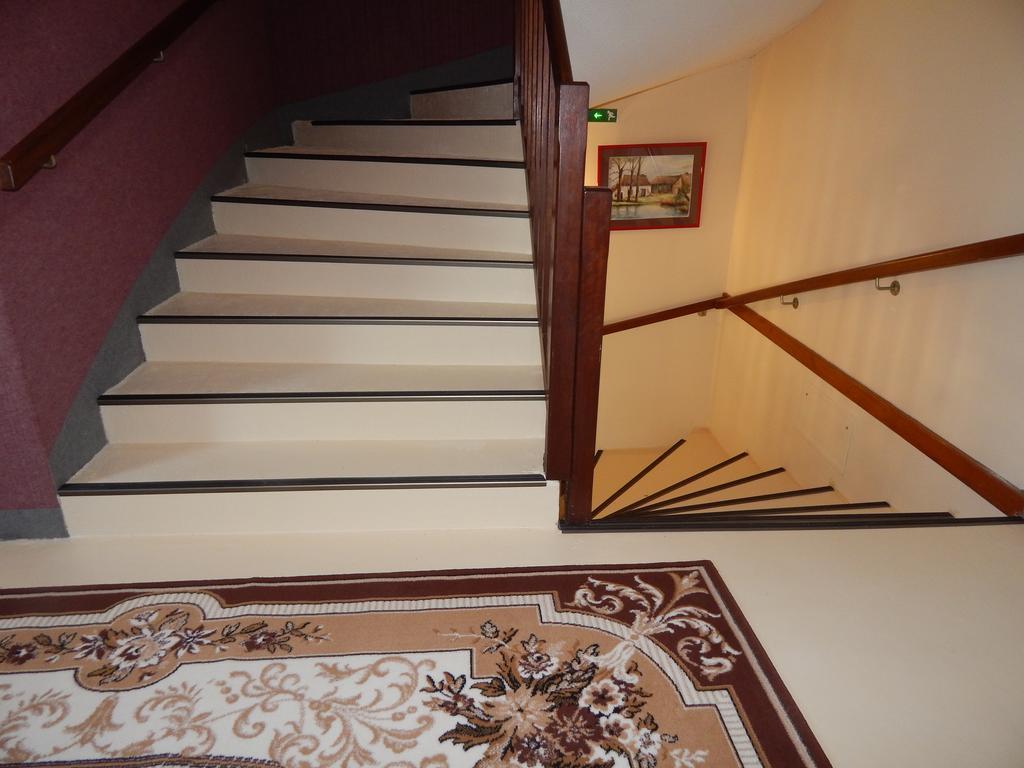 Hotel Du Parc Thonac ภายนอก รูปภาพ